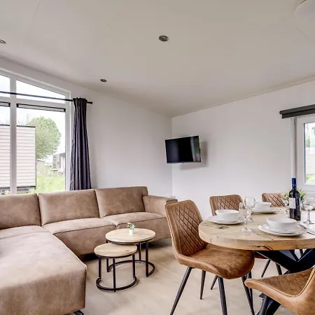 Holiday home Lessenaar 22 | 6 Persoons In *