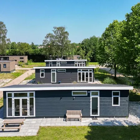 Holiday home Lessenaar 22 | 6 Persoons In Zennewijnen