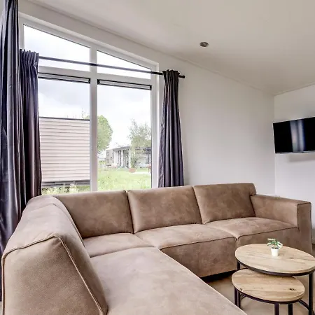 Holiday home Lessenaar 22 | 6 Persoons In Zennewijnen
