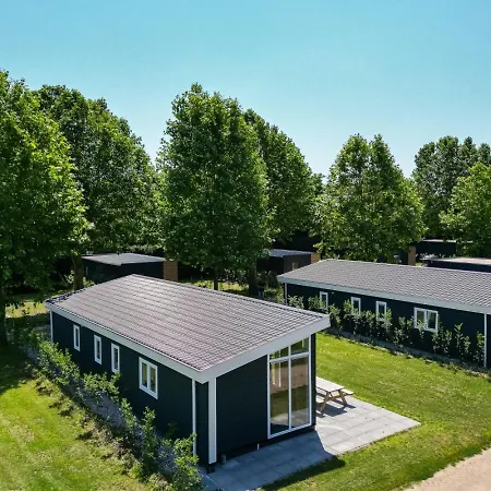 Lessenaar 22 | 6 Persoons In *